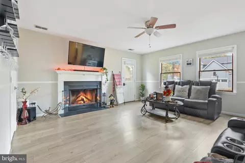 Living - 1207 Juniper St, Shady Side, MD 20764 photo 1 of 9
