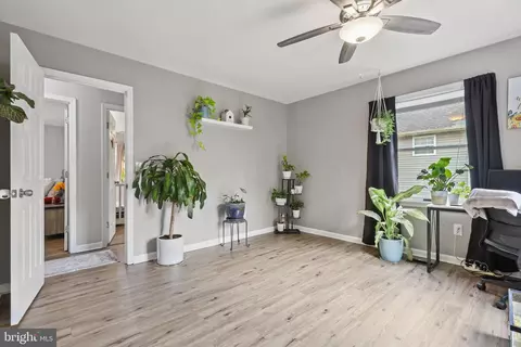 Living - 1207 Juniper St, Shady Side, MD 20764 photo 9 of 9