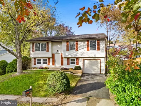 2092 Pear Hill Ct, Crofton, MD 21114