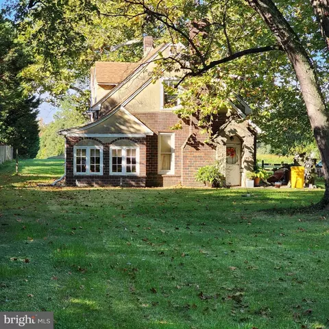 602 Hammonds Ferry Rd, Linthicum Heights, MD 21090