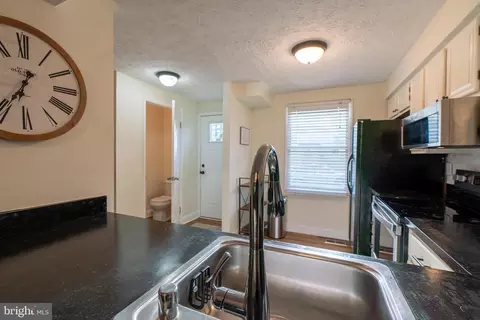 8103 Tower Bridge Dr, Pasadena, MD 21122 photo 7