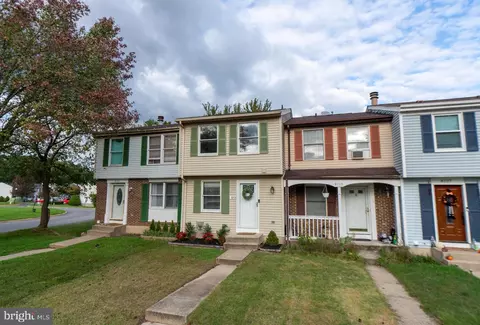 8103 Tower Bridge Dr, Pasadena, MD 21122 photo 2