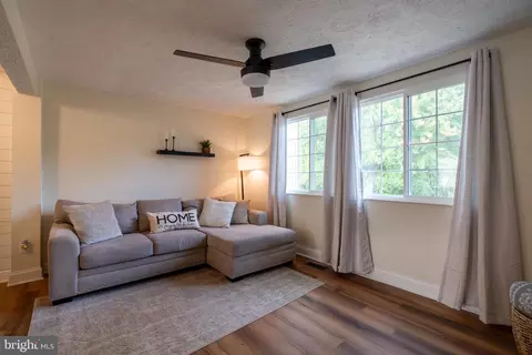 8103 Tower Bridge Dr, Pasadena, MD 21122 photo 10