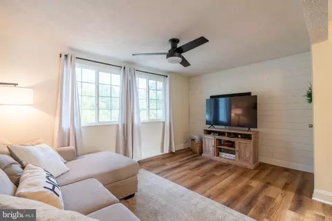 8103 Tower Bridge Dr, Pasadena, MD 21122 photo 12