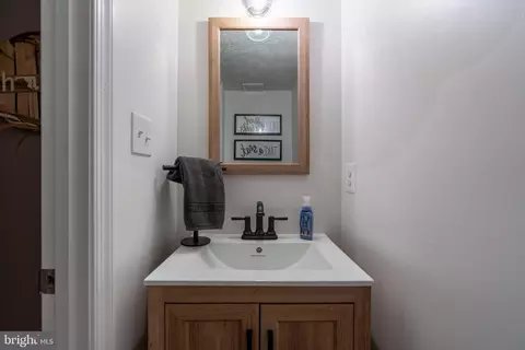 8103 Tower Bridge Dr, Pasadena, MD 21122 photo 13