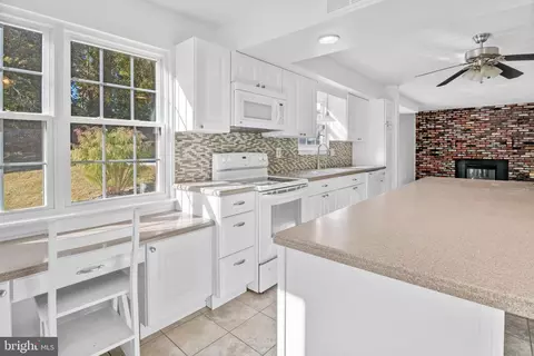8333 Sail Ct, Pasadena, MD 21122 photo 7