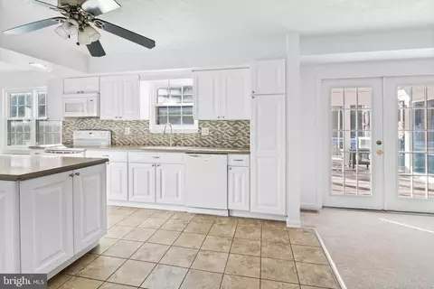8333 Sail Ct, Pasadena, MD 21122 photo 5