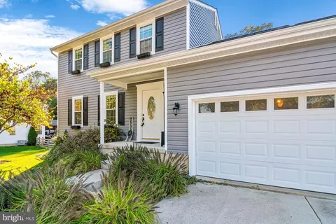 8333 Sail Ct, Pasadena, MD 21122 photo 2