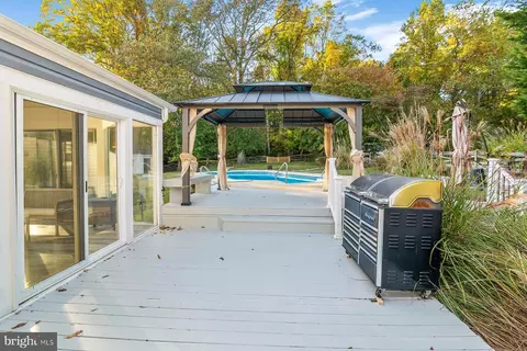 8333 Sail Ct, Pasadena, MD 21122 photo 32