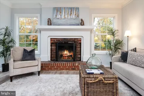 102 Pine Dr, Annapolis, MD 21403 photo 3