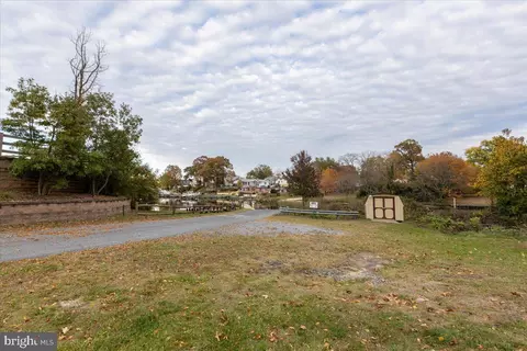 935 8th St, Pasadena, MD 21122 photo 36