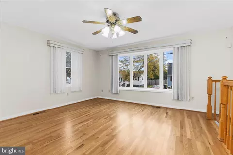 935 8th St, Pasadena, MD 21122 photo 10