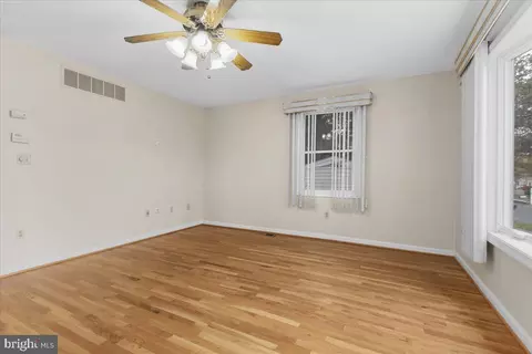 935 8th St, Pasadena, MD 21122 photo 11