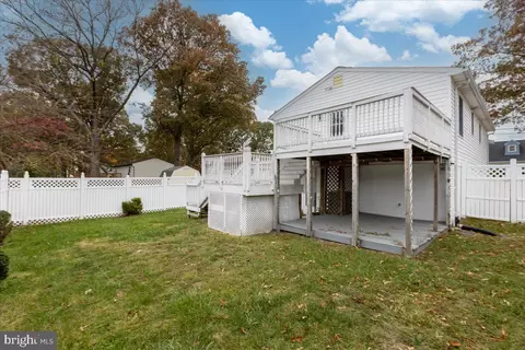 935 8th St, Pasadena, MD 21122 photo 5