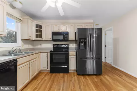 935 8th St, Pasadena, MD 21122 photo 13