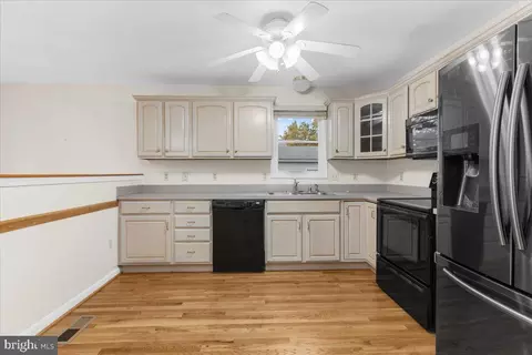 935 8th St, Pasadena, MD 21122 photo 12