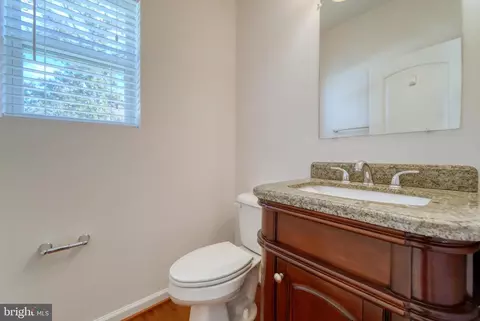 2527 231st St, Pasadena, MD 21122 photo 17