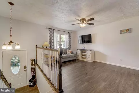 757 215th St, Pasadena, MD 21122 photo 5