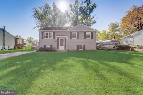 757 215th St, Pasadena, MD 21122 photo 3