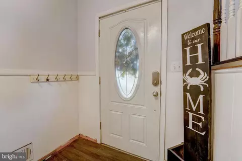 757 215th St, Pasadena, MD 21122 photo 4