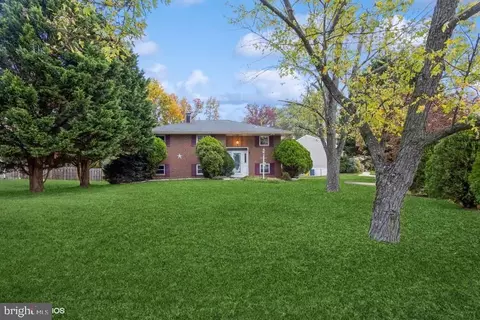 228 Cross Creek Dr, Glen Burnie, MD 21061