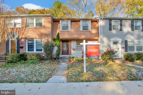 1748 Whitfield Ct, Crofton, MD 21114 photo 1