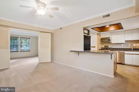 1748 Whitfield Ct, Crofton, MD 21114 photo 8