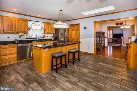 1214 Farmview Rd, Pasadena, MD 21122 photo 9