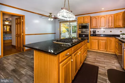 1214 Farmview Rd, Pasadena, MD 21122 photo 15