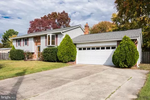 1214 Farmview Rd, Pasadena, MD 21122 photo 2