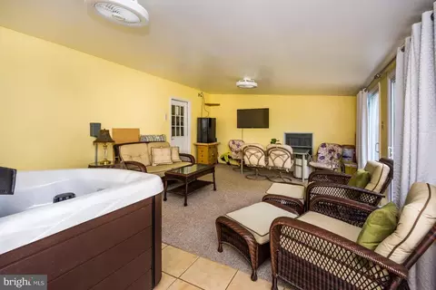 1214 Farmview Rd, Pasadena, MD 21122 photo 46