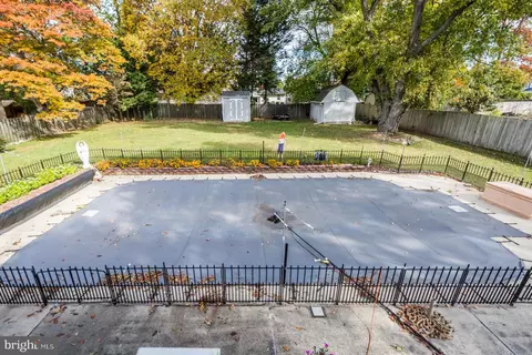 1214 Farmview Rd, Pasadena, MD 21122 photo 8