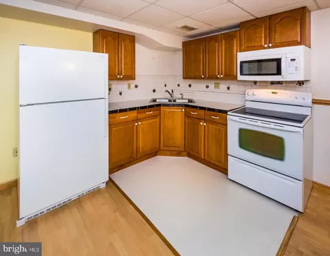1214 Farmview Rd, Pasadena, MD 21122 photo 38