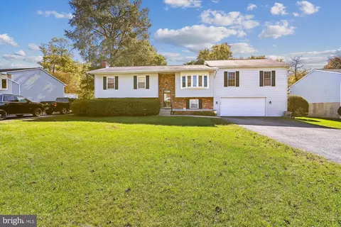 233 Poplar Ave, Glen Burnie, MD 21061