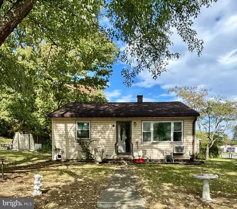 9 Oak Ct, Annapolis, MD 21401