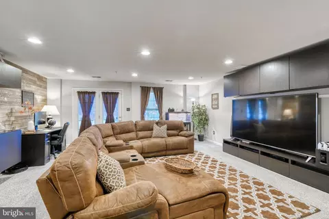 767 Cherry Bark Ln, Baltimore Highlands, MD 21225 photo 12