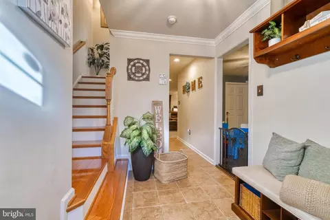 767 Cherry Bark Ln, Baltimore Highlands, MD 21225 photo 4
