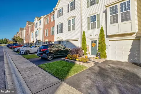 767 Cherry Bark Ln, Baltimore Highlands, MD 21225 photo 3