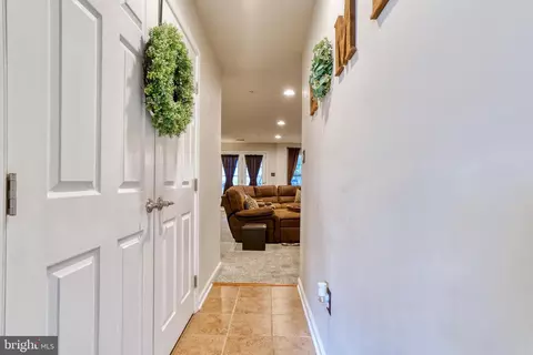 767 Cherry Bark Ln, Baltimore Highlands, MD 21225 photo 9