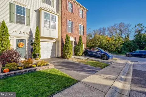 767 Cherry Bark Ln, Baltimore Highlands, MD 21225 photo 2