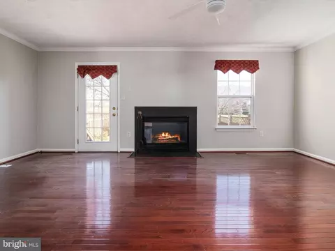 8107 Gray Stone Ln, Pasadena, MD 21122 photo 9
