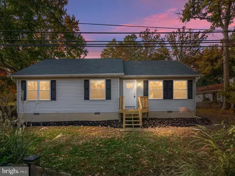 32 5 Hilltop Ln, Annapolis, MD 21403