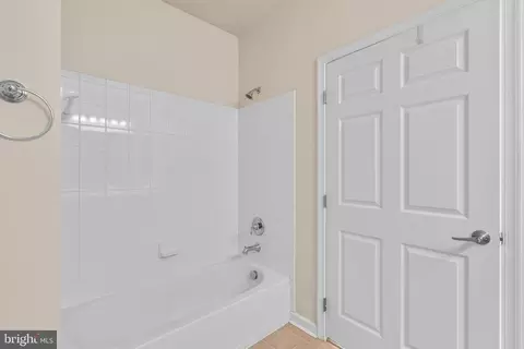 1602 Hardwick Ct #202, Hanover, MD 21076 photo 23