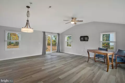 1696 Grandview Rd, Pasadena, MD 21122 photo 8