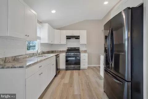 1696 Grandview Rd, Pasadena, MD 21122 photo 13