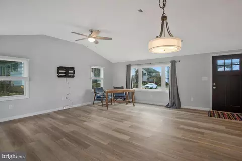 1696 Grandview Rd, Pasadena, MD 21122 photo 10