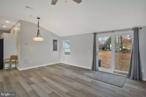 1696 Grandview Rd, Pasadena, MD 21122 photo 11