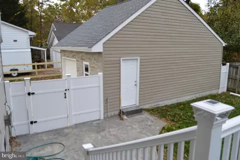 2520 229th St, Pasadena, MD 21122 photo 4