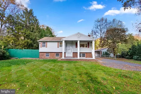 684 Old Herald Harbor Rd, Crownsville, MD 21032