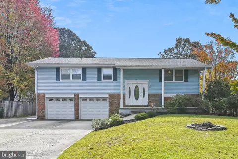 1005 Saint Margarets Dr, Annapolis, MD 21409